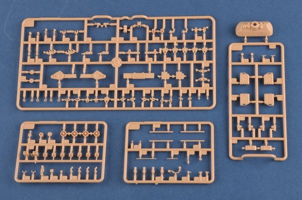 Hobby Boss 84557 Leopard C2 MEXAS with TWMP Track Width Mine Plow 1/35