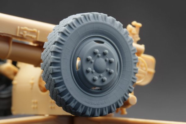 ScaleX WM 35014С D-30 Ordinary and sagged wheel set (for Trumpeter) 1/35