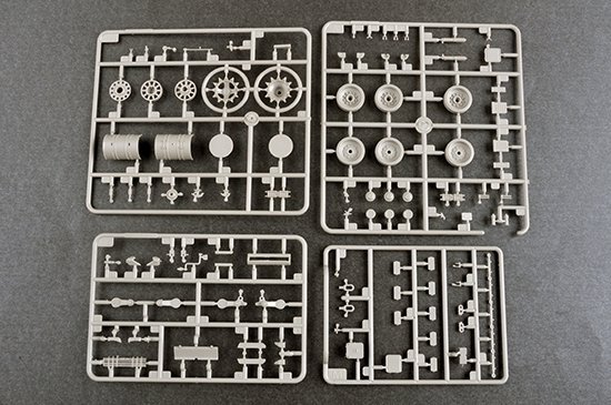 Trumpeter 09587 Russian T-80BVM MBT 1/35