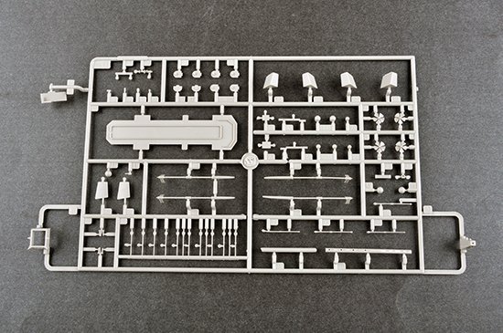 Trumpeter 06725 PLA Navy type 002 Aircraft Carrier 1/700