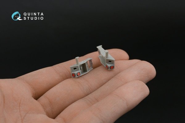 Quinta Studio QD35091 M1078 LMTV &amp; M1083 FMTV 3D-Printed &amp; coloured Interior on decal paper (Trumpeter) 1/35