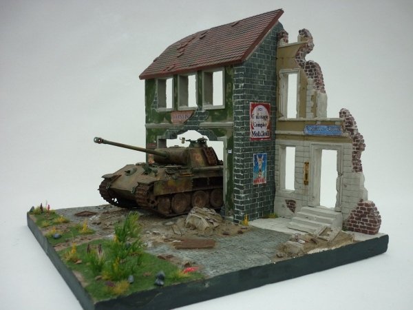 RT-Diorama 35130 Diorama-Base: &quot;Der Durchbruch&quot; im Maßstab 1/35