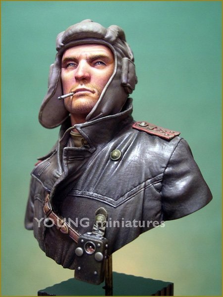 Young Miniatures YM1823 SOVIET TANK COMMANDER 1944 1/10