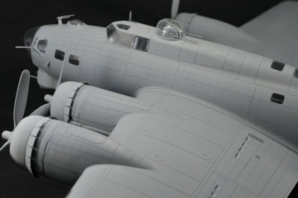 HK Models 01E04 B-17 Flying Fortress F and G (1:32)