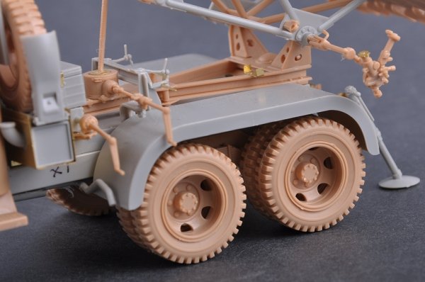 Hobby Boss 84572 GAZ-AAA with BM13/16 Katyusha 1/35
