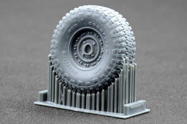 ScaleX WM 35001S HMMWV MT/R 24-bolt Sagged wheel set (Academy, ICM) 1/35