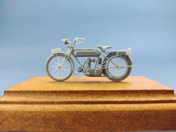 Copper State Models B32-001 Copper State Models B32-001 British Motorcycle Tr.Model H 1/32