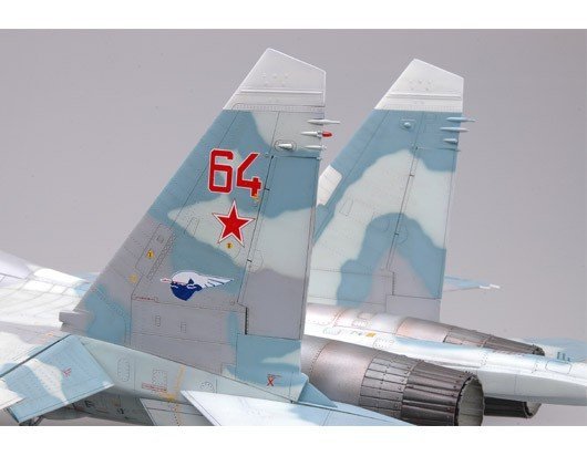 Trumpeter 02270 Su-27UB Flanker-C (1:32)