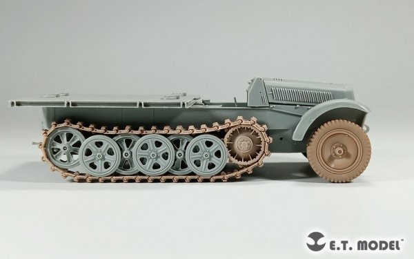 E.T. Model P35-066 WWII German Sd.kfz.250/Sd.kfz.10 Sprockets &amp; Track links ( 3D Printed ) 1/35