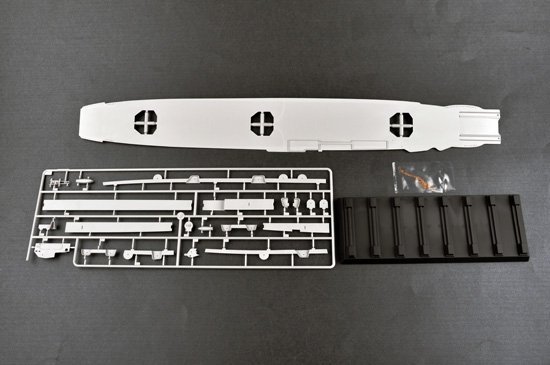 Trumpeter 05627 German Navy Aircraft Carrier DKM Graf Zeppelin 1/350