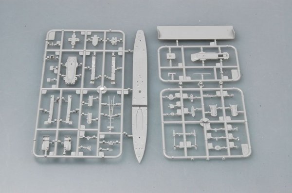 Trumpeter 05759 Tribal-class destroyer HMS Huron (G24) 1944 1:700