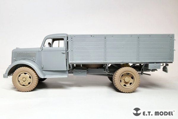 E.T. Model P35-169 WWII German 3t 4x2 Cargo Truck Sagged Wheels 1/35