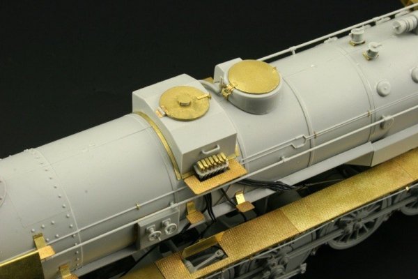 Eduard 35890 BR 52 w/ Steifrahmentender exterior 1/35 Trumpeter