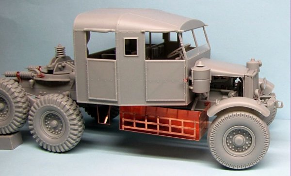 Thunder Model 35200 Scammel Pioneer TRMU30/TRCU30 Tank Transporter (1:35)