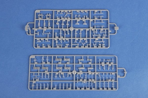 Hobby Boss 83416 Soviet Aircraft Carrier Baku 1/700
