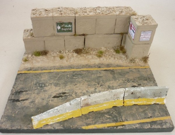 RT-Diorama 35261 Diorama-Base: &quot;Dessert Street&quot; 1/35