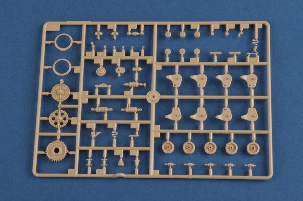 Hobby Boss 83894 French R35 with FCM turret tank 1/35