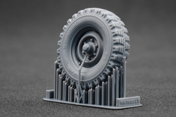 ScaleX WM 35022 Unimog 404 10.5-20 MPT Ordinary wheel set (for AK-Interactive, ICM, Revell) 1/35