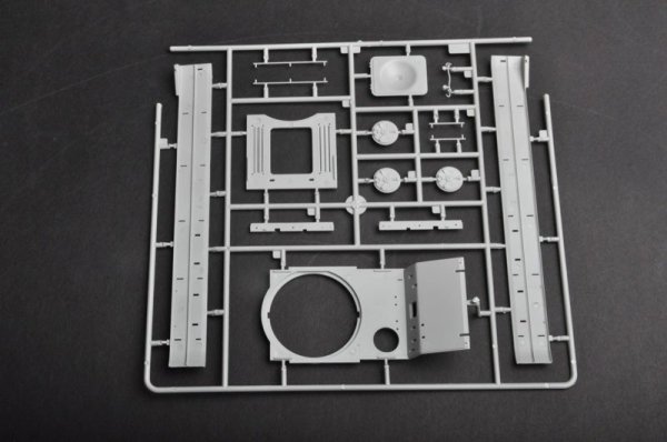 Trumpeter 01566 Soviet KV-1S Heavy Tank (1:35)