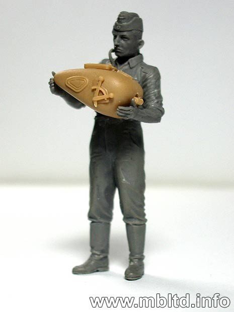Master Box 3560 German motocycle repair team (1:35)