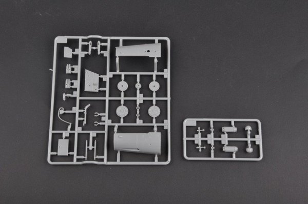 Trumpeter 02293 Messerschmitt Bf 109F-4/Trop (1:32)
