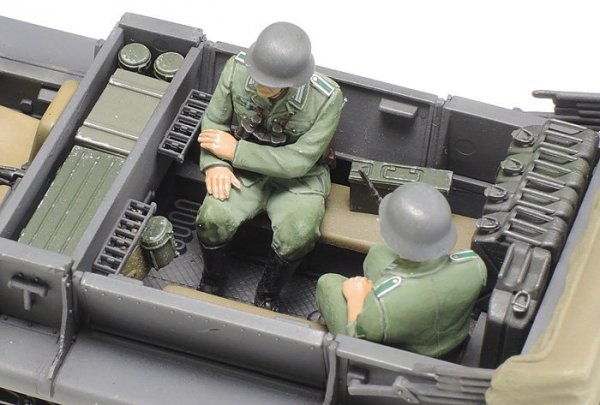 Tamiya 37016 German 1ton Half-Track Sd.Kfz.10 1/35
