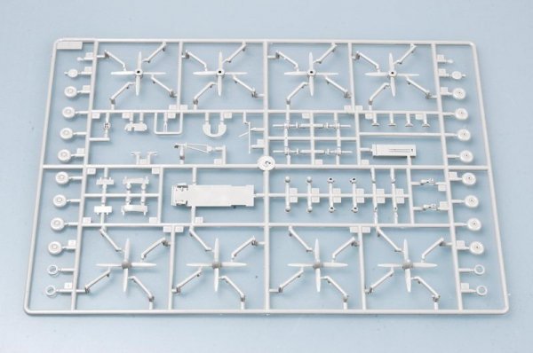 Trumpeter 03904 TU-95MS Bear-H (1:144)