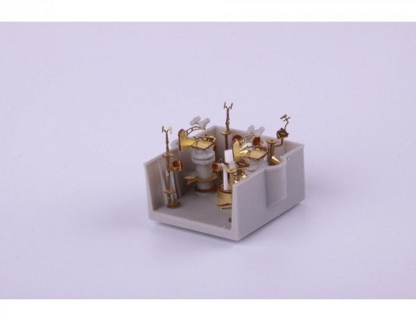 Eduard 53188 HMS Hood pt. 2 radars TRUMPETER 1/200