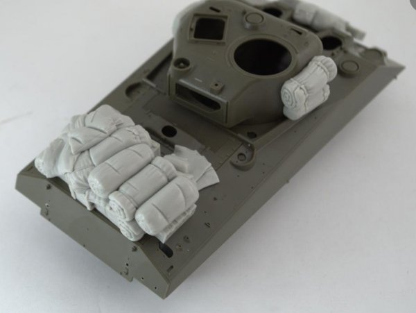 Panzer Art RE35-479 Stowage set for M4 “Sherman” (British Army) 1/35