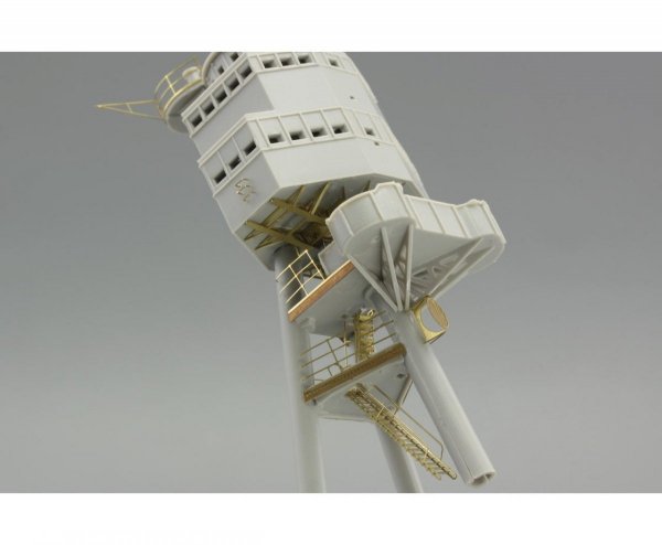 Eduard 53110 USS Arizona part 4 - main top TRUMPETER 1/200