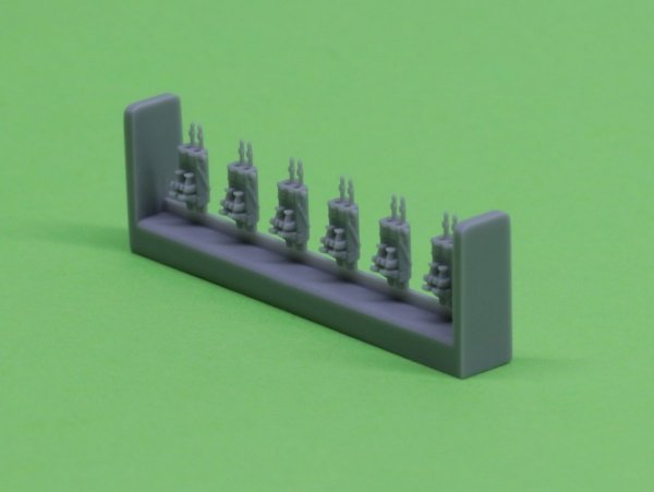 Master SM-350-094 USN 40 mm/56 Bofors quadruple mount ver.2 / with Mk-51 director - (resin, PE and turned parts) - (6pcs) 1:350 