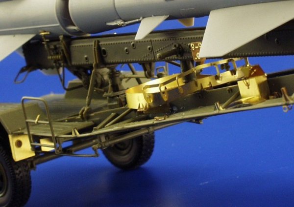 Eduard BIG3529 SA-2 MISSILE / ZiL-157 Truck TRUMPETER 1/35