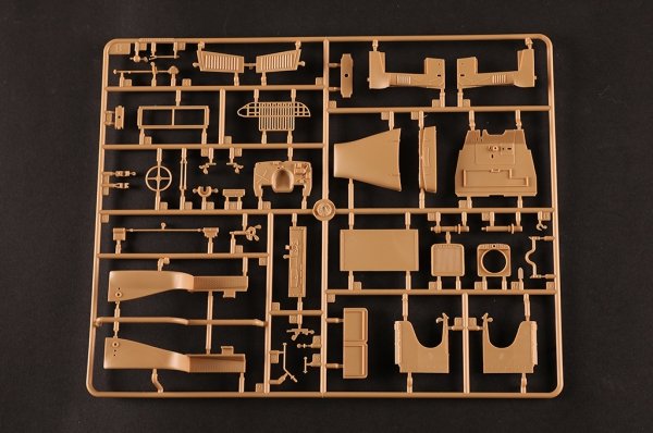Hobby Boss 84572 GAZ-AAA with BM13/16 Katyusha 1/35