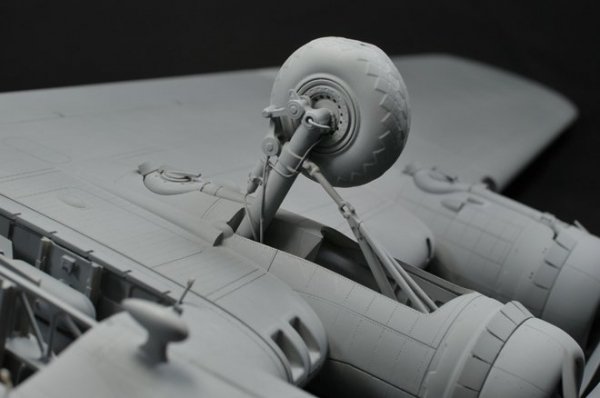HK Models 01E04 B-17 Flying Fortress F and G (1:32)