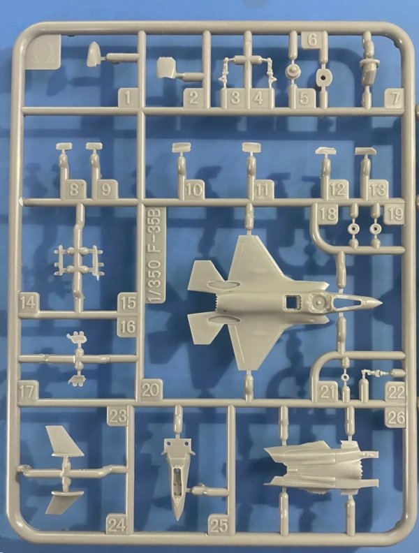 Pontos 37001R1 USS LHD-2 Essex Kit+Detail Up Set 1/350