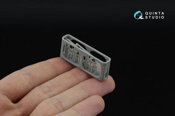 Quinta Studio QT35019 Dodge WC-52 front grille (Zvezda) 1/35