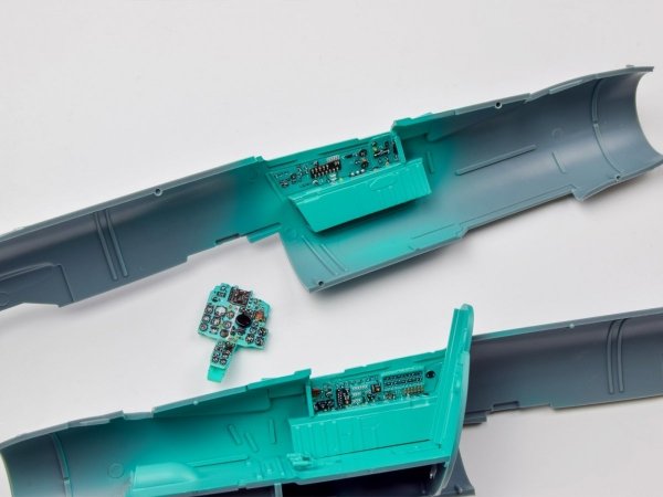 Red Fox Studio QS-48042 MiG-21 MF Fishbed J 1/48