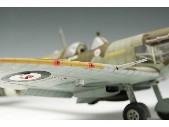 Trumpeter 02403 SPITFIRE Mk.Vb (1:24)