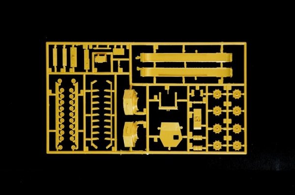  Italeri 7083 Churchill Mk. III 1/72