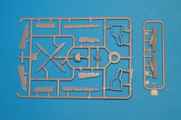 Dora Wings 72005 Bell P-63E-1-BE Kingcobra 1/72