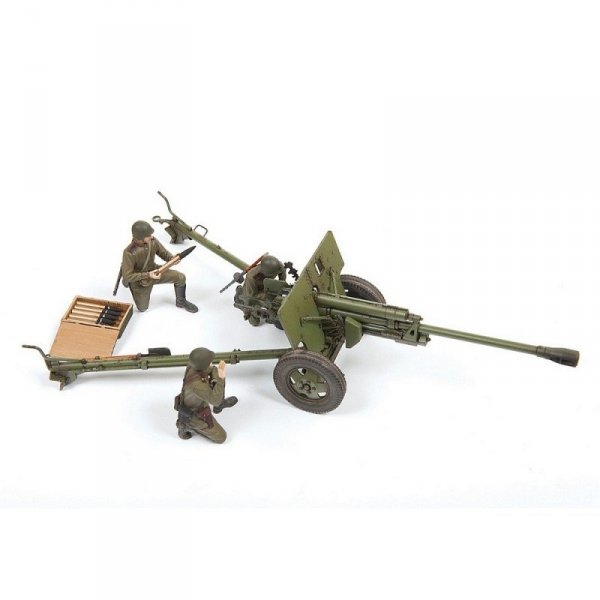 Zvezda 3671 Soviet 76mm Anti-Tank Gun Zis-3 w/CREW 1/35