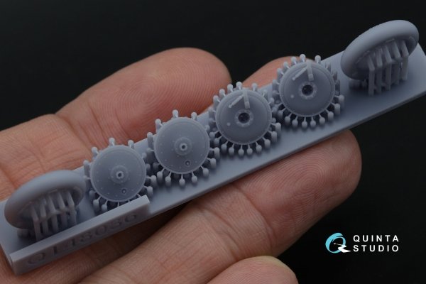 Quinta Studio QT48036 I-16 Wheels (late type) with separate hubs and weighted tires (all kits) 1/48