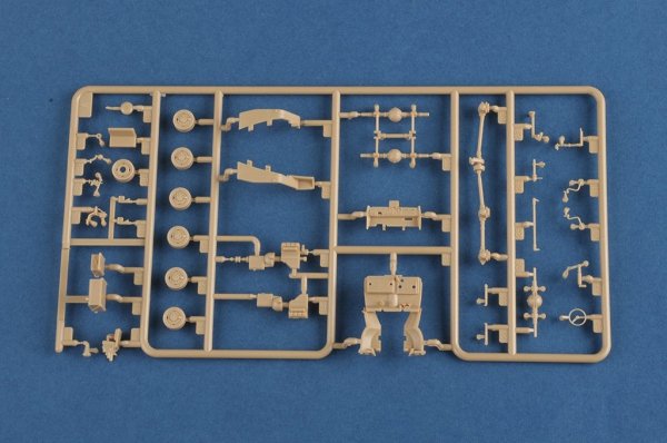Hobby Boss 82932 Russian BM-21 &quot;Hail&quot; self-propelled rocket launcher late model 1/72