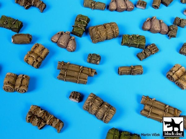 Black Dog T72057 Tentage plus bedrols 3 accessories set 1/72