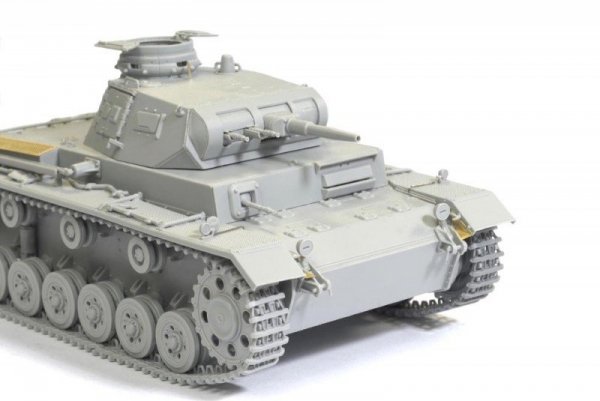 Dragon 6631 Pz.Kpfw. III Ausf. E France 1940 (1:35)