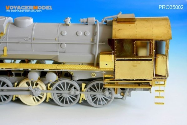 Voyager Model PRO35002 Baureihe 52 mit Steifrahmentender 1/35