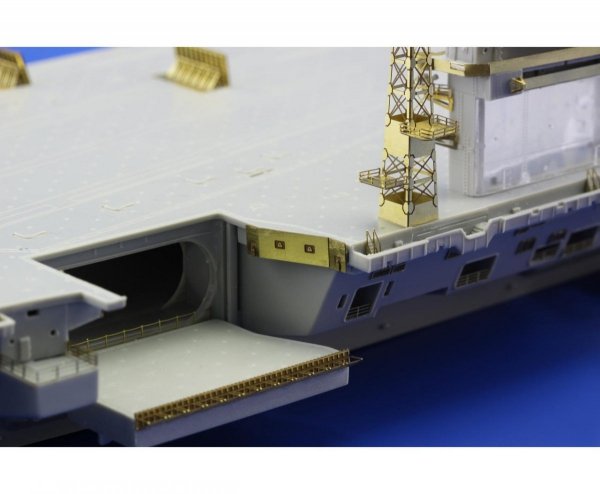 Eduard 17029 USS Nimitz CVN-68 TRUMPETER 1/700