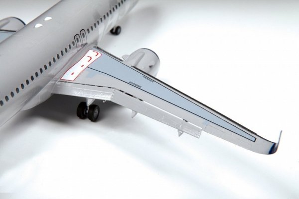 Zvezda 7037 Airbus A320neo 1/144