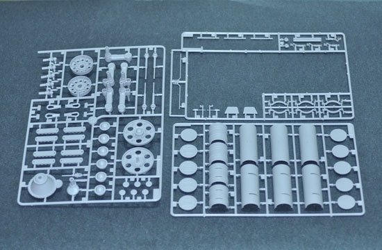 Trumpeter 00915 SU-100 SPG 1/16