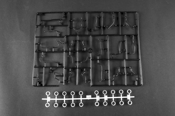 Trumpeter 00948 German Tiger II Heavy Tank - Porsche Turret Early Production 1/16